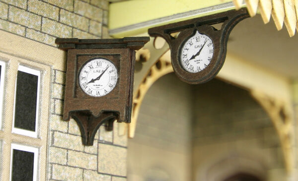 PO515 Station Clocks