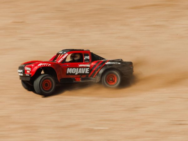 ARRMA 1/18 Mojave GROM 4wd Desert Truck RTR Mega w/Lipo USB Chg Red/Black